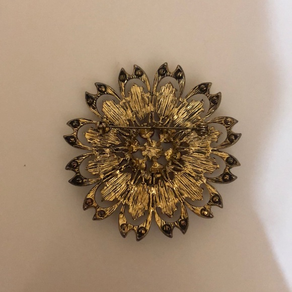 Brooch - Picture 2 of 2